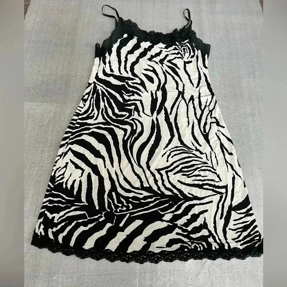 ❤️2/$50❤️[M]Josie Natori Zebra  Print Slip Dress - Picture 1 of 6